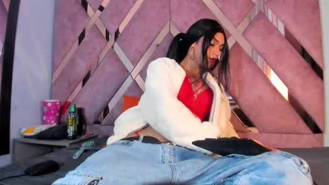 meghanqueen__ online show from 02/11/26, 04:50