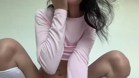 Snapshot of mei_fei_wan chatting on 06/22/26, 01:19 Mei online show from 06/22/26, 01:19