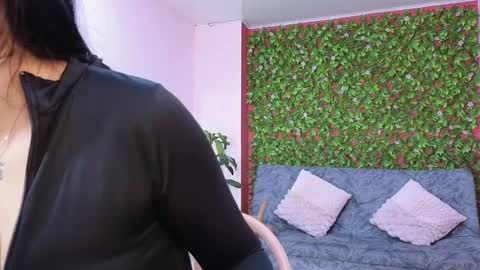 Snapshot of mei_naughtycat chatting on 02/04/26, 08:25 Mei online show from 02/04/26, 08:25