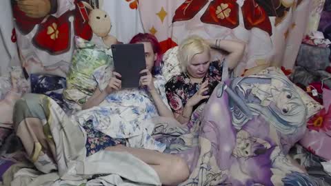 Snapshot of meidiandyuta chatting on 01/16/25, 06:48 Yuta and Meidi online show from 01/16/25, 06:48