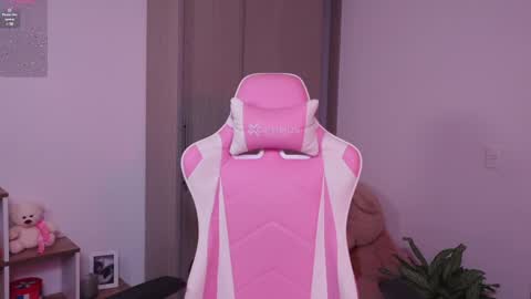 Snapshot of meiis_ chatting on 03/09/25, 11:35 meiis3 online show from 03/09/25, 11:35