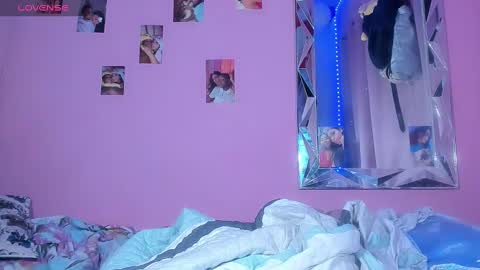 Snapshot of mejialuisa0142 chatting on 02/23/25, 05:45 Luisa online show from 02/23/25, 05:45