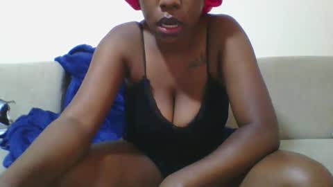 pretty online show from 12/21/25, 06:42