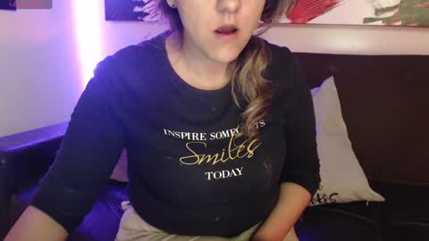 Snapshot of mel_raise chatting on 01/09/25, 01:29 mel raise online show from 01/09/25, 01:29