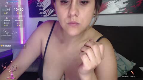 Snapshot of mel_raise chatting on 01/11/25, 12:33 mel raise online show from 01/11/25, 12:33