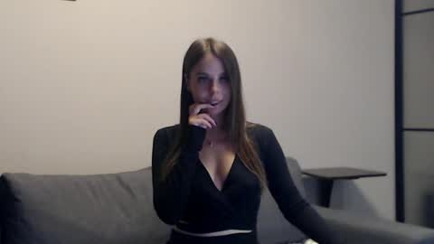 Snapshot of meladams chatting on 09/20/25, 08:21 meladams online show from 09/20/25, 08:21