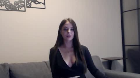 meladams online show from 10/19/25, 08:09