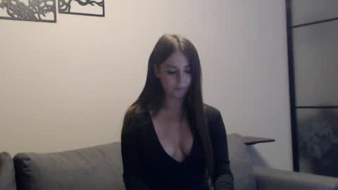 Snapshot of meladams chatting on 11/20/25, 07:46 meladams online show from 11/20/25, 07:46