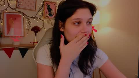 Snapshot of melan1e_ chatting on 01/03/25, 10:51 mel online show from 01/03/25, 10:51