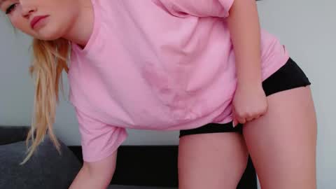 Melania online show from 04/10/26, 11:48