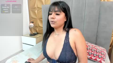 Snapshot of melani_dream chatting on 02/17/25, 01:42 Melani online show from 02/17/25, 01:42