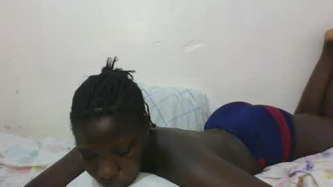melanie_bae1 online show from 04/27/26, 09:40