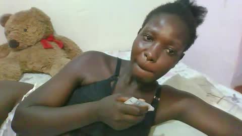 melanie_bae1 online show from 05/06/26, 07:30