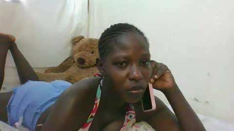 melanie_bae1 online show from 05/19/26, 09:59