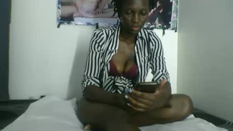 Snapshot of melanie_goddesss chatting on 09/16/25, 06:53 milly online show from 09/16/25, 06:53