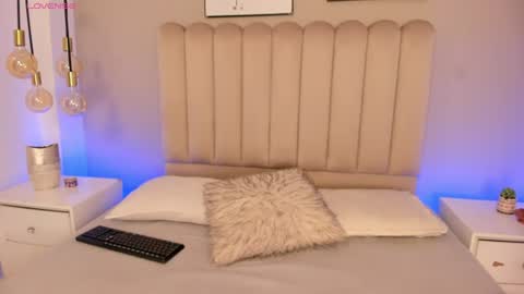 Snapshot of melanie_hillz chatting on 07/07/26, 01:41 Melanie online show from 07/07/26, 01:41