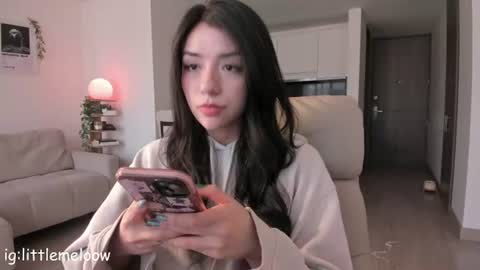 Snapshot of melanie_owo chatting on 08/07/26, 09:39 Melanie online show from 08/07/26, 09:39