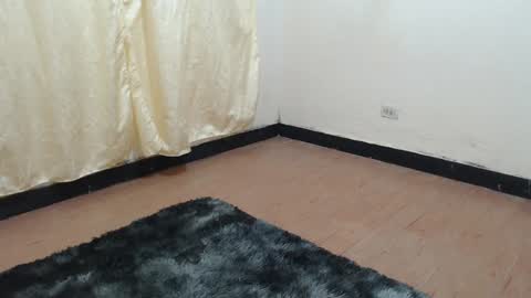 Melanie roux  online show from 02/02/25, 04:11