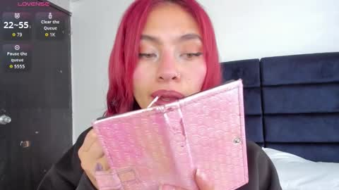 Melanie roux  online show from 11/19/25, 12:27