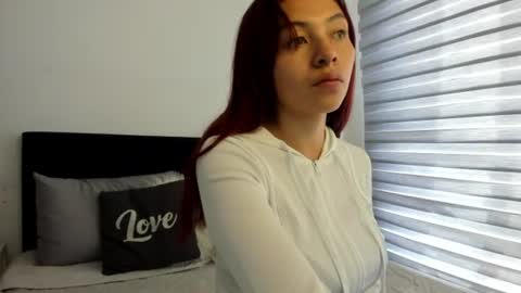 Snapshot of melanie_roux_ chatting on 06/30/26, 12:39 Melanie roux online show from 06/30/26, 12:39