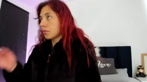 Snapshot of melanie_roux_ chatting on 07/01/26, 12:40 Melanie roux online show from 07/01/26, 12:40