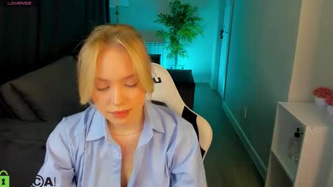 Melanie online show from 10/17/25, 12:47