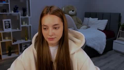 MelanieAlves online show from 11/29/25, 06:11