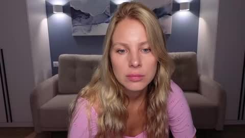 Melanie Bennett online show from 09/18/25, 06:04