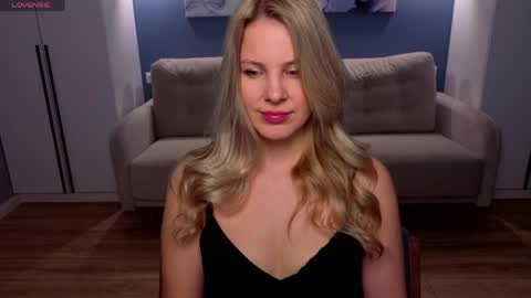 Snapshot of melaniebennett chatting on 04/17/26, 08:17 Melanie Bennett online show from 04/17/26, 08:17