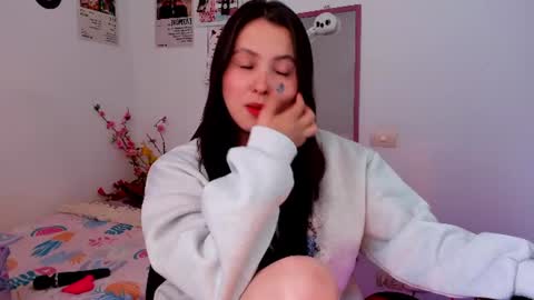 Snapshot of melanieev chatting on 06/12/26, 06:18 mel online show from 06/12/26, 06:18