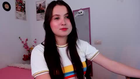 Snapshot of melanieev chatting on 06/17/26, 04:08 mel online show from 06/17/26, 04:08