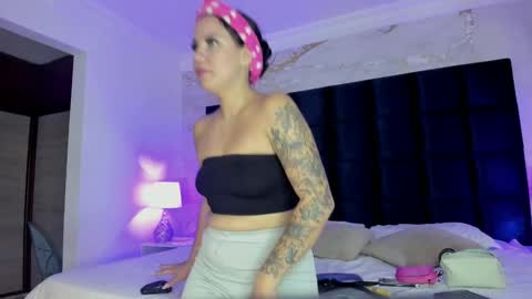 Melanie Roux online show from 09/27/25, 07:19