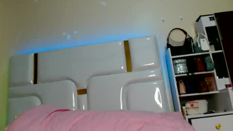 Snapshot of melaninqueen02 chatting on 06/25/26, 01:37 ann online show from 06/25/26, 01:37