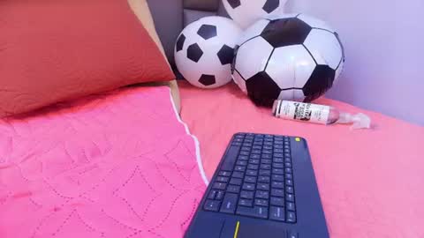 Melany  online show from 06/25/26, 05:12