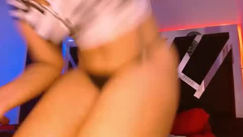 Snapshot of melany_tylor chatting on 11/28/25, 05:54 melany tylor online show from 11/28/25, 05:54