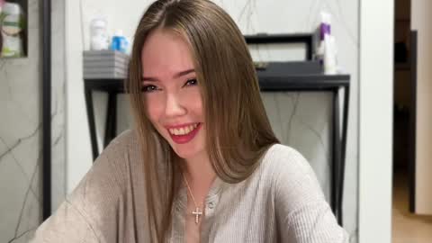 Snapshot of melanybunny chatting on 02/06/25, 04:25 Adel online show from 02/06/25, 04:25