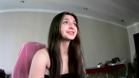 Snapshot of melena_caramel chatting on 06/07/26, 01:10 melena_caramel online show from 06/07/26, 01:10
