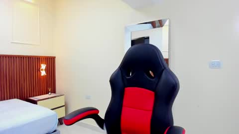 M E L I N A  online show from 02/17/25, 07:31