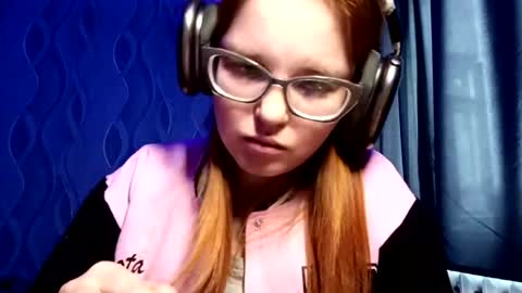 Sofia online show from 04/10/26, 07:24