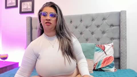 Snapshot of melinda_bob chatting on 01/23/25, 07:51 Melinda online show from 01/23/25, 07:51