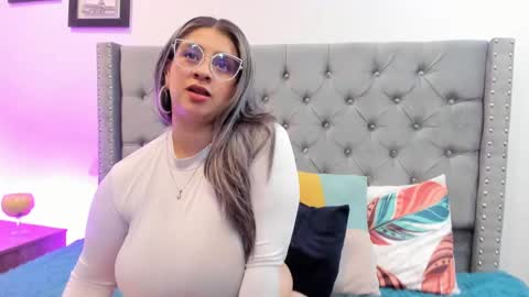 Snapshot of melinda_bob chatting on 01/29/25, 01:49 Melinda online show from 01/29/25, 01:49