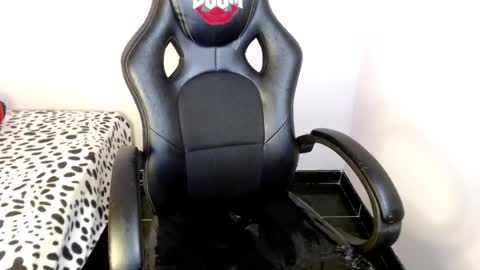 Snapshot of melinna706702 chatting on 02/12/25, 09:01 melinna706702 online show from 02/12/25, 09:01