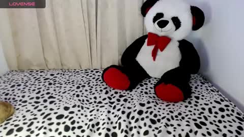 Snapshot of melinna706702 chatting on 03/04/25, 03:00 melinna706702 online show from 03/04/25, 03:00