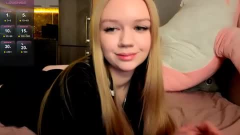 Snapshot of meliss_ss chatting on 06/21/26, 08:11 Mel or Lissa 3 Welcome here online show from 06/21/26, 08:11