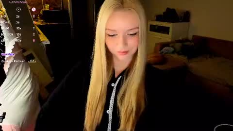 Snapshot of meliss_ss chatting on 07/28/26, 07:39 Mel or Lissa 3 Welcome here online show from 07/28/26, 07:39