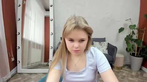 Snapshot of melissa_199 chatting on 11/29/25, 09:12 Sophia online show from 11/29/25, 09:12