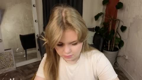 Sophia online show from 04/09/26, 05:51