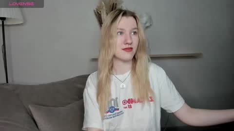 melissa_moooree online show from 12/02/25, 08:08