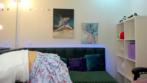 Snapshot of melissa_new22 chatting on 10/24/25, 12:19 melissa_new22 online show from 10/24/25, 12:19