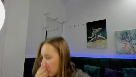 Snapshot of melissa_new22 chatting on 12/20/25, 01:02 melissa_new22 online show from 12/20/25, 01:02